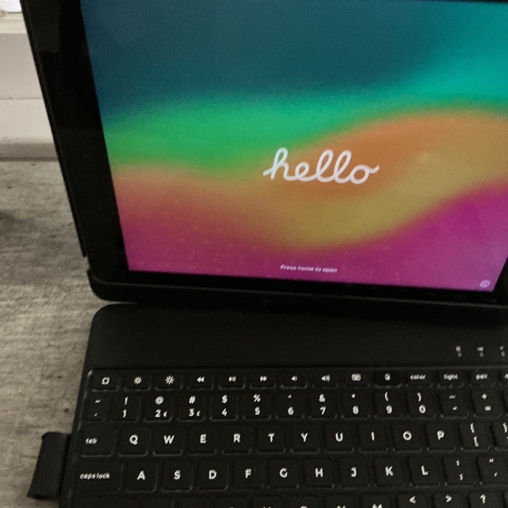 APPLE IPAD 6th GENERATION TOUCH SCREEN